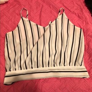 White and black crop stop